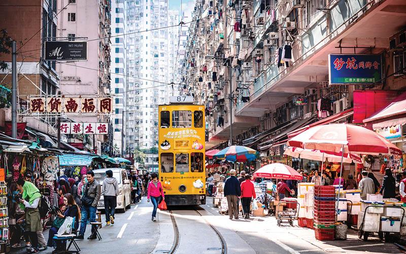 中國(guó)香港移民要不要中介？探討移民中國(guó)香港時(shí)是否需要中介服務(wù)的利與弊